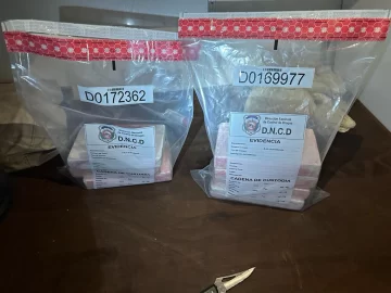 Apresan dos hondureños con siete paquetes de cocaína en Puerto Haina