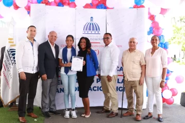 Alrededor de 200 jóvenes de Las Guáranas son capacitados “Verano Maker” por los CTC