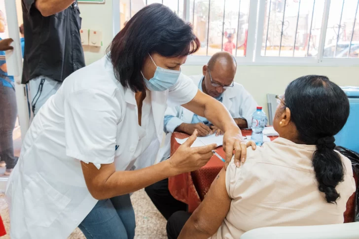 Comunitarios de Las Cañitas reciben el programa 
