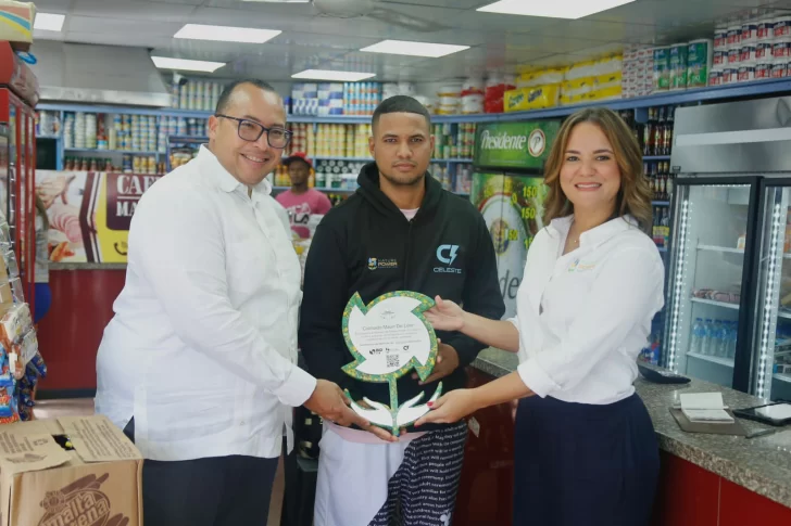 Entregan primeras certificaciones verdes a colmados de Santo Domingo