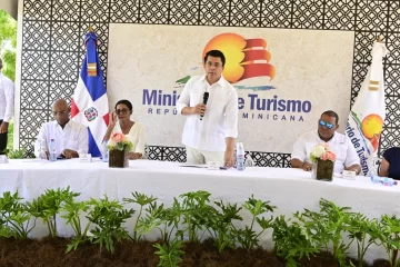 Ministro Collado deja iniciados trabajos en calles de Bayahibe a un costo de RD$ 53 millones