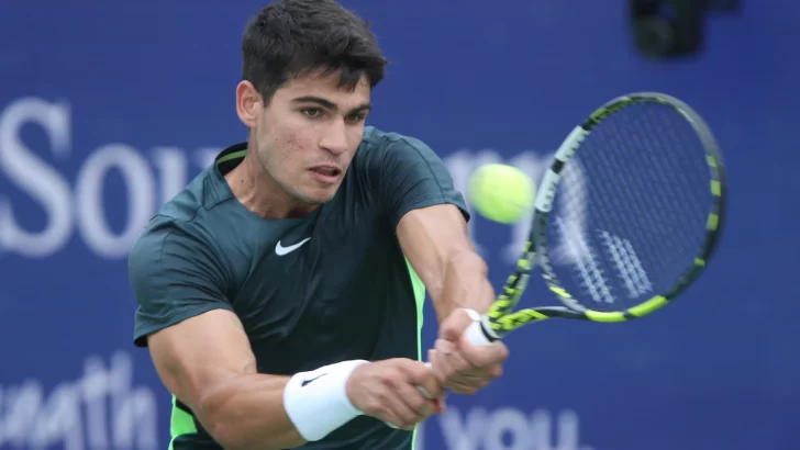 Alcaraz se venga, Djokovic firma racha de récord y Swiatek no tiembla