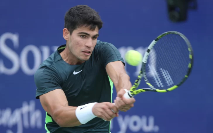 Alcaraz se venga, Djokovic firma racha de récord y Swiatek no tiembla