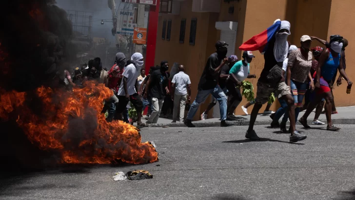 Bandas habrían ordenado a residentes de Puerto Príncipe desalojar sus hogares y dan plazo de 72 horas