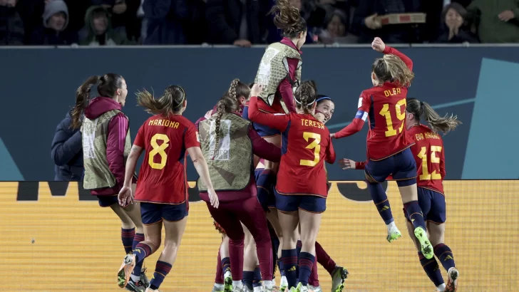 España celebra su clasificación a la final del Mundial