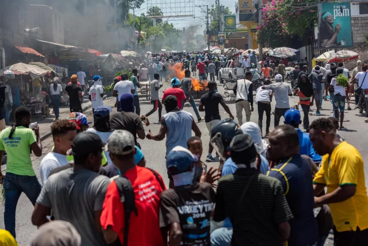 Haití seguirá soportando la violencia de las bandas unos meses más tras años de terror