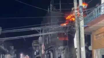 Se intensifica esta noche incendio en estructura afectada