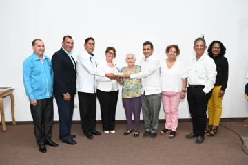 UCNE y Fundación Quita Espuela rinden homenaje póstumo al doctor Alfonso Moreno Martínez