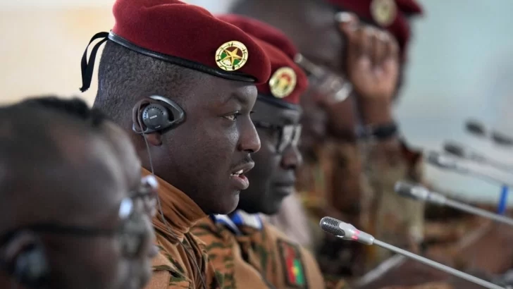 Burkina Faso expulsa al agregado militar francés por 'actividades subversivas'