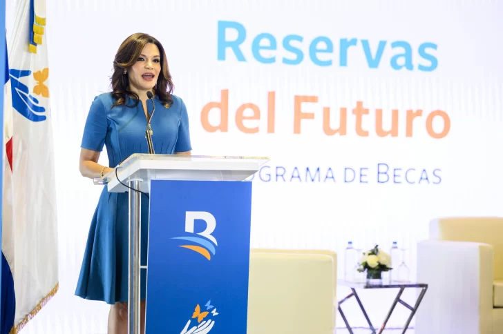 Voluntariado Banreservas presenta programa de becas “Reservas del Futuro”