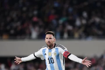 Gol de tiro libre, récord de Messi en eliminatorias y triunfo argentino ante Ecuador