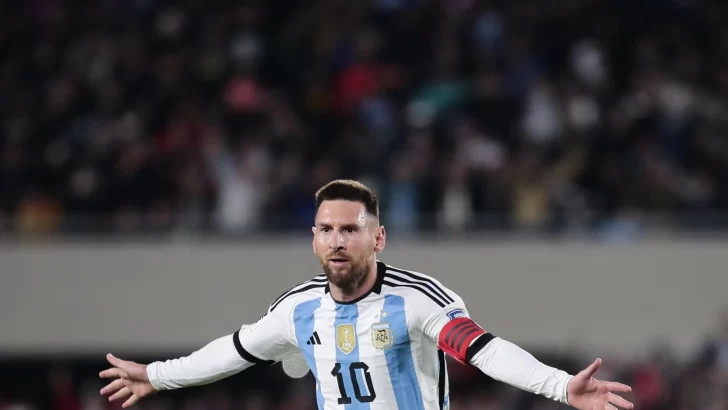 Gol de tiro libre, récord de Messi en eliminatorias y triunfo argentino ante Ecuador