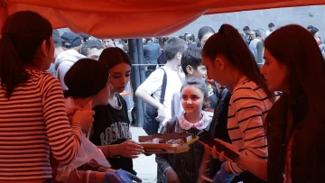 Armenia: Goris se organiza frente a la afluencia de refugiados de Nagorno Karabaj