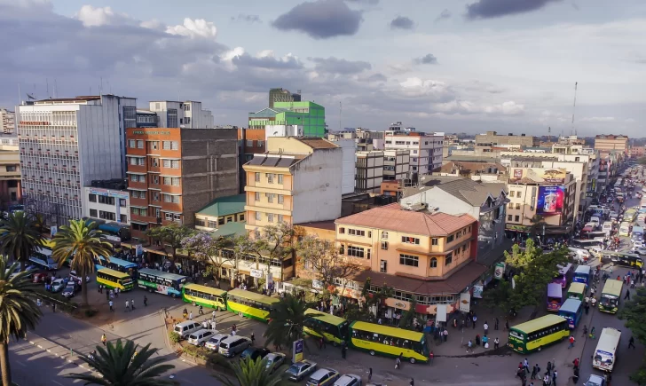 Calle-de-Nairobi-capital-de-Kenia-2-728x435