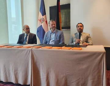 Bandex firma acuerdo cooperación con Cámara Turismo Domínico-Alemana