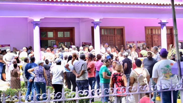 Peledeístas participan en elección de candidatos a regidores del Distrito Nacional