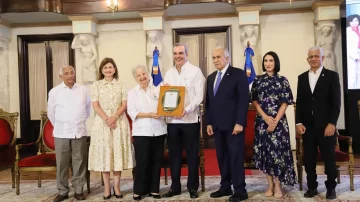 Presidencia y Conape reconocen el arte y la trayectoria en Día Internacional de la Persona de Edad