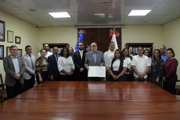 Director del AGN firma carta compromiso para la implementación del Modelo de Integridad