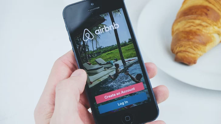 Hoteleros piden regular Airbnb, afirman es una competencia desleal