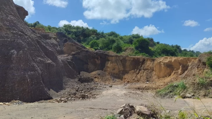 Suspenden las operaciones de una mina que operaba ilegalmente en La Vega