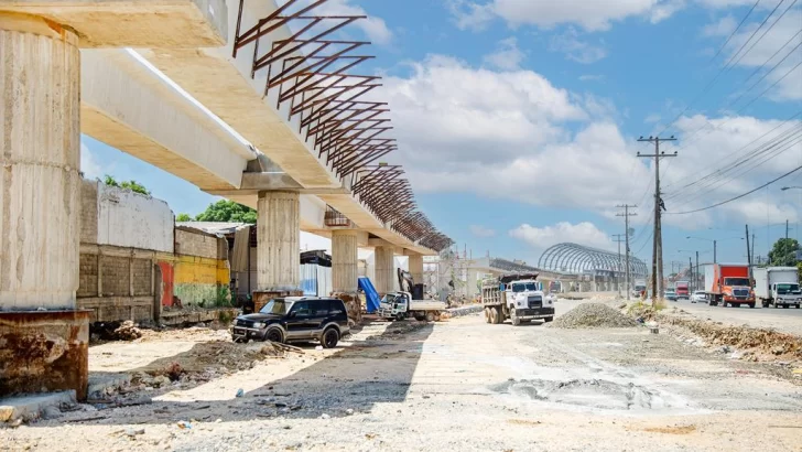 Macron ofrece financiar 3ra. línea del Metro de Santo Domingo