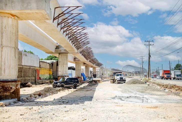 Macron ofrece financiar 3ra. línea del Metro de Santo Domingo