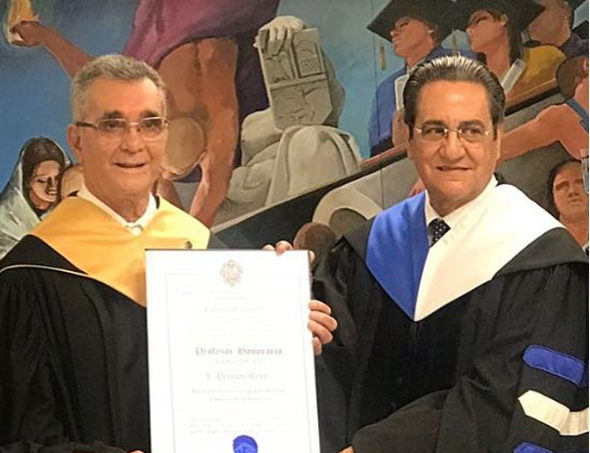 Pericles-Mejia-y-el-rector-de-la-UASD-Ivan-Grullon.-investido-Profesor-Honoris-Causa-por-la-UASD-2018