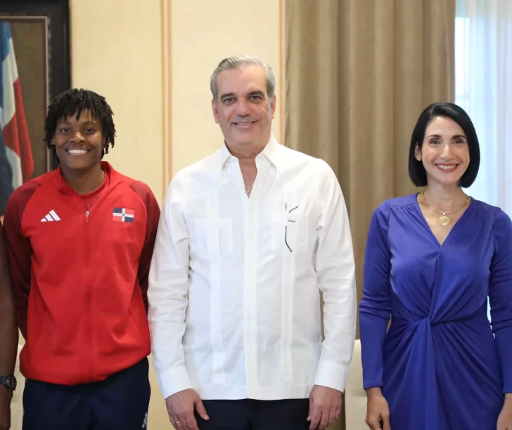 Presidente-Abinader-Primera-Dama-Raquel-Arbaje-y-Marileidy-Paulino-728x612
