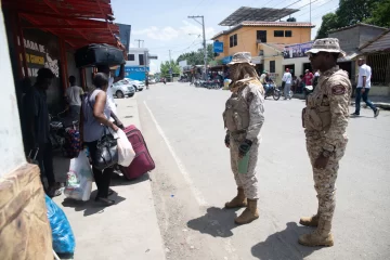 Escarbando: Gobierno dominicano dice que 'el comercio va a poder entrar' y evita hablar de reapertura