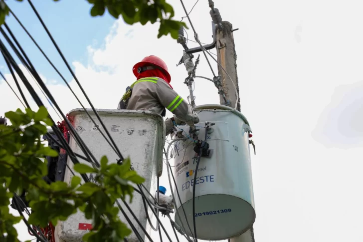 Edeeste afirma inicia operativo para mejorar servicio energético en SDN