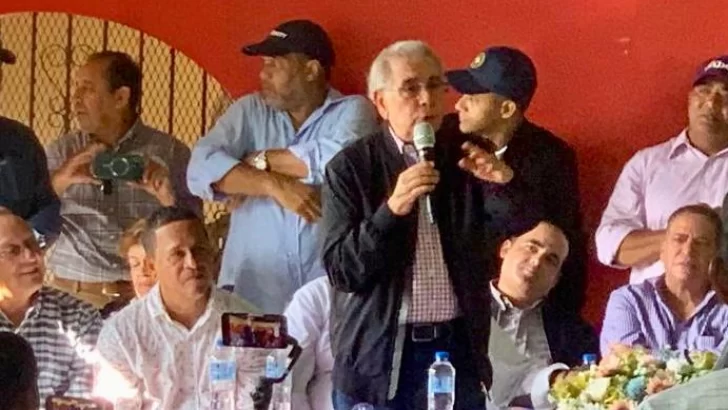 Danilo Medina llama a los simpatizantes del PLD a votar morado en febrero y mayo