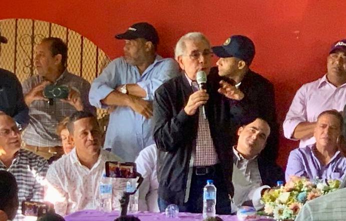 Danilo Medina llama a los simpatizantes del PLD a votar morado en febrero y mayo