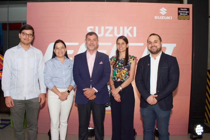 Santo Domingo Motors y Suzuki introducen al mercado furgoneta Eeco