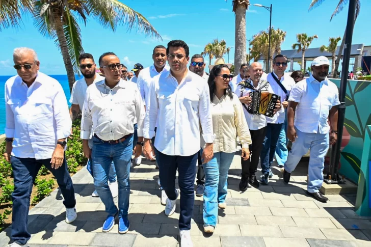 Ministro de Turismo inaugura sendero peatonal en Cabrera