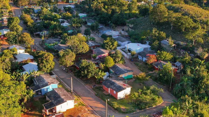 Comunidades agrícolas en sierra Baoruco, Pedernales, se quedan sin dominicanos