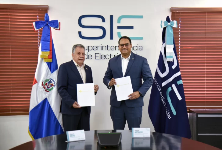 SIE y la Cruz Roja Dominicana acuerdan colaboración económica para San Cristóbal 
