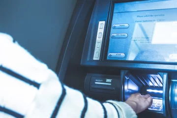 Alerta roja: Cómo protegerte de los skimmers en los cajeros automáticos de los bancos