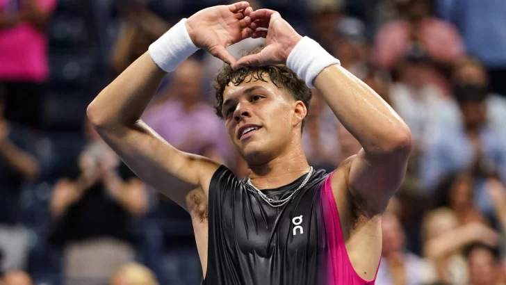 Joven Shelton sorprende al veterano Tiafoe y jugará con Djokovic pase a la final