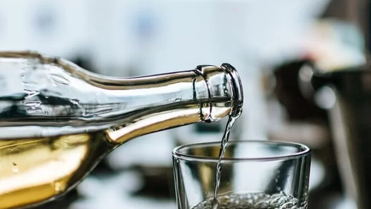 AIRD celebra sentencia contra fabricación y comercialización de bebidas adulteradas