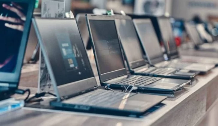 JCE dispone uso de laptops y multifuncionales para las elecciones de 2024