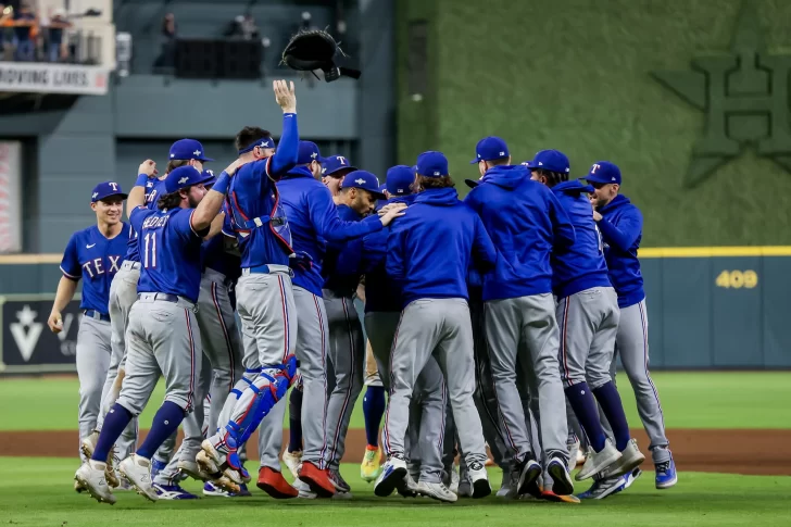 Los Rangers se inscriben en la Serie Mundial y borran a los campeones