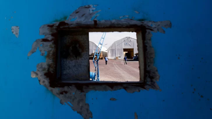 El primer convoy de ayuda a Gaza, 'una ventana a la esperanza' pero 'una gota en el océano'.