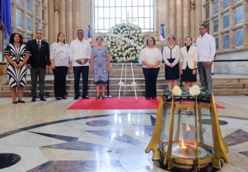 ISFODOSU conmemora el 173 aniversario del natalicio de Salomé Ureña