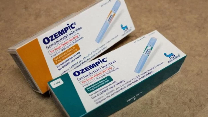 El aumento de las versiones falsificadas de Ozempic, la inyección de moda para bajar de peso, y los riesgos de tomarlas