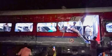 Al menos 6 muertos y 25 heridos al chocar dos trenes de pasajeros en el sur de India