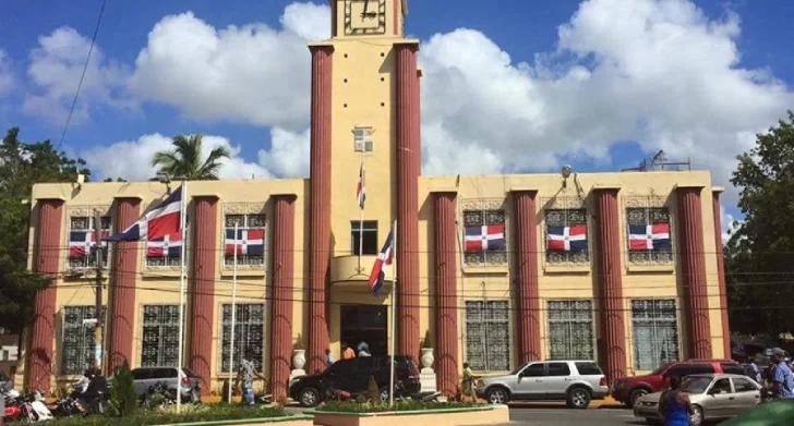 Contrataciones Públicas suspende 27 compras del Ayuntamiento de La Romana