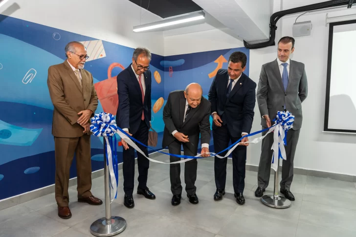 Banco Popular y Unapec inauguran laboratorio de finanzas