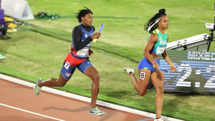 Oro para relevo mixto dominicano 4×400 con Marileidy Paulino