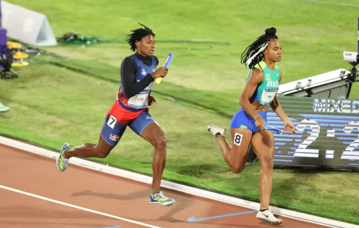 Oro para relevo mixto dominicano 4×400 con Marileidy Paulino