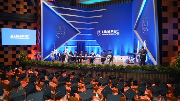 Universidad APEC acredita 1,174 titulados a la sociedad dominicana